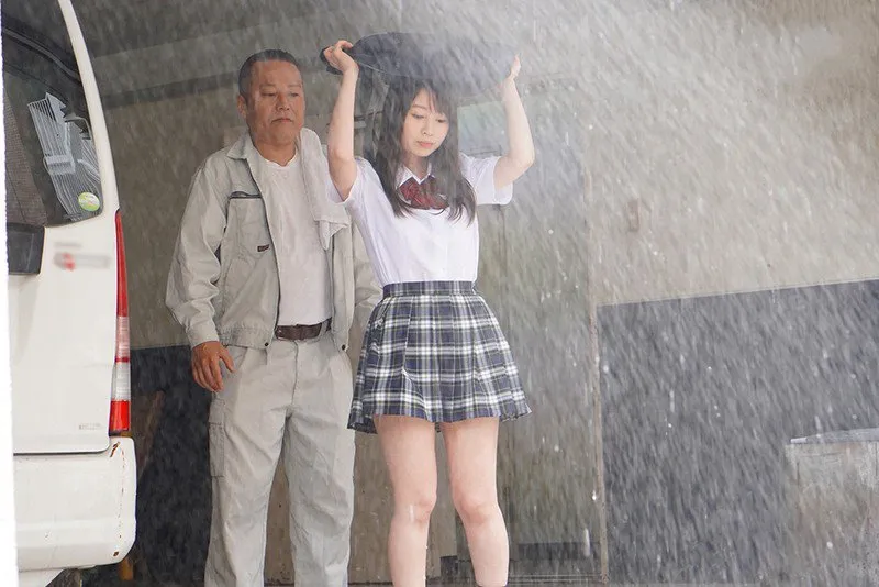 Theo dõi cưỡng hiếp em học sinh trú mưa~ aika yumeno